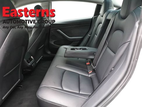 Used 2023 Tesla Model 3 Standard Range image 17