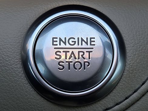 Certified 2025 Lincoln Nautilus Reserve AWD/4WD image 24
