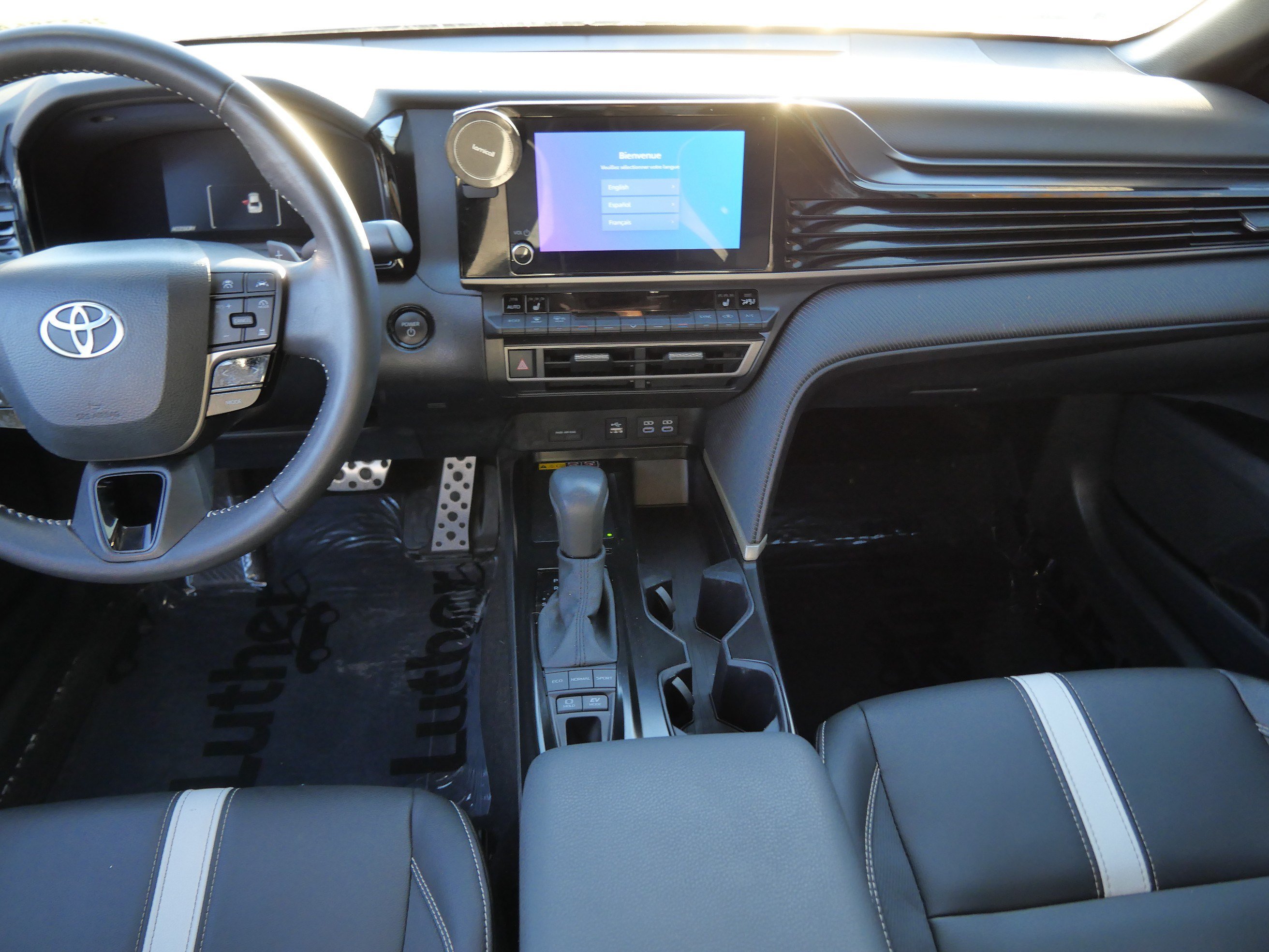 Used 2026 Toyota Camry SE w/ Convenience Package FWD image 11