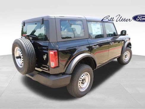 New 2025 Ford Bronco 4-Door image 3