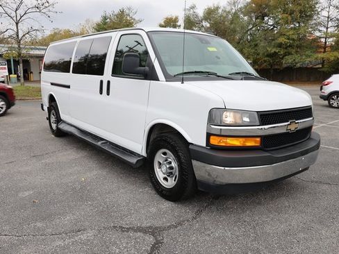 Used 2019 Chevrolet Express 3500 LT w/ LT Preferred Equipment Group image 3