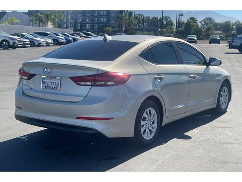Used 2017 Hyundai Elantra SE FWD image 7