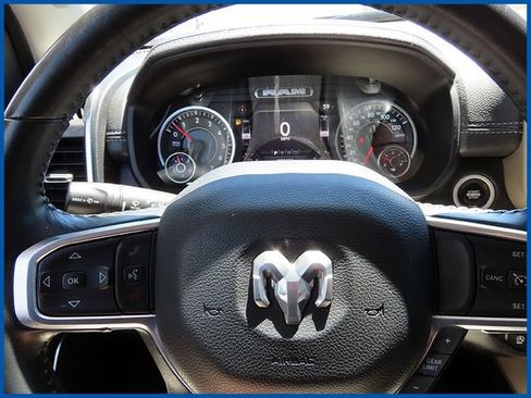 Used 2022 RAM 1500 Laramie AWD/4WD image 15