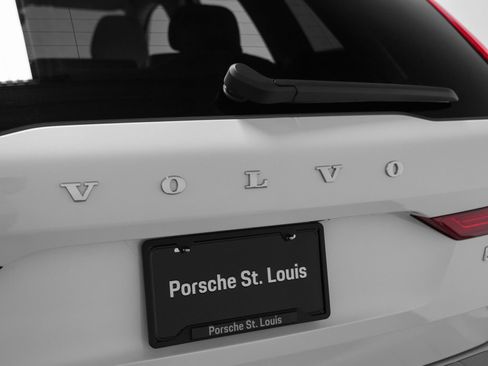 Used 2025 Volvo XC60 B5 Plus w/ Protection Package Premier image 18