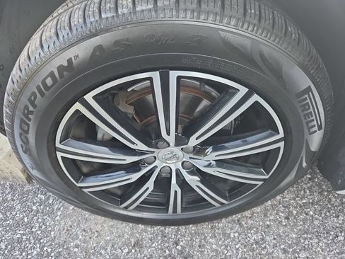Used 2021 Volvo XC60 T5 Inscription w/ Advanced Package FWD image 3
