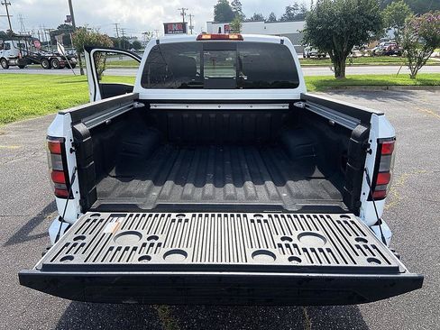 Certified 2024 Nissan Frontier SV w/ SV Convenience Package RWD image 15