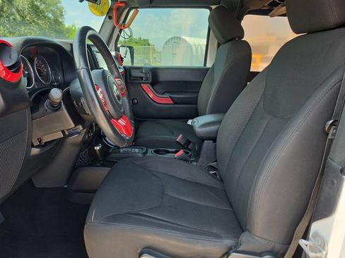 Used 2016 Jeep Wrangler Sport w/ Connectivity Group AWD/4WD image 10