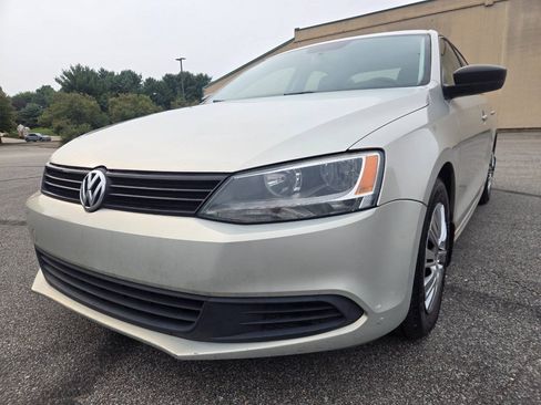 Used 2011 Volkswagen Jetta Sedan FWD image 1