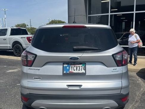 Used 2017 Ford Escape SE FWD image 17
