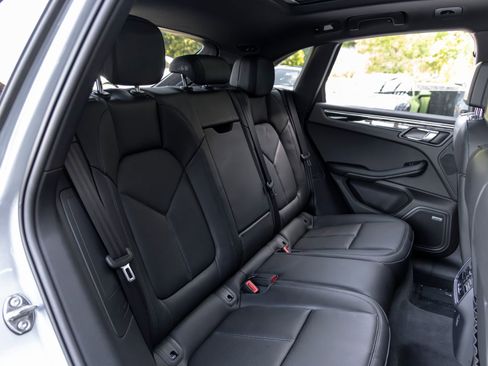 Certified 2025 Porsche Macan AWD/4WD image 50