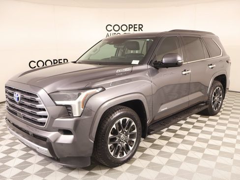 Used 2023 Toyota Sequoia Limited AWD/4WD image 10