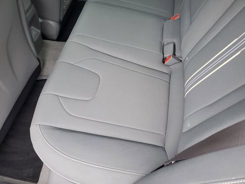 Certified 2025 Hyundai Elantra SEL FWD image 14