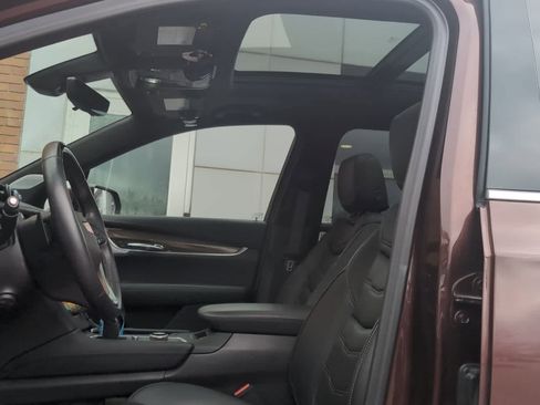 Used 2022 Cadillac XT6 Premium Luxury w/ Platinum Package image 4