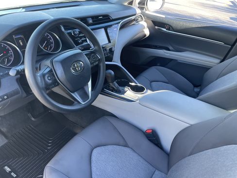 Used 2018 Toyota Camry LE image 16