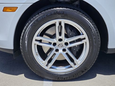 Certified 2026 Porsche Macan AWD/4WD image 14