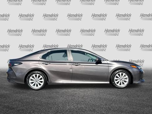 Used 2020 Toyota Camry LE FWD image 3