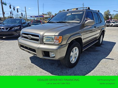 Used 2001 Nissan Pathfinder LE RWD image 1