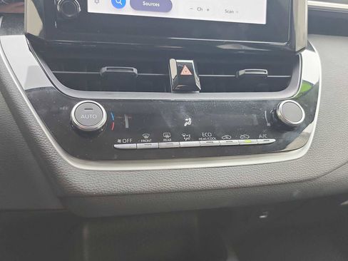 Used 2023 Toyota Corolla LE image 20