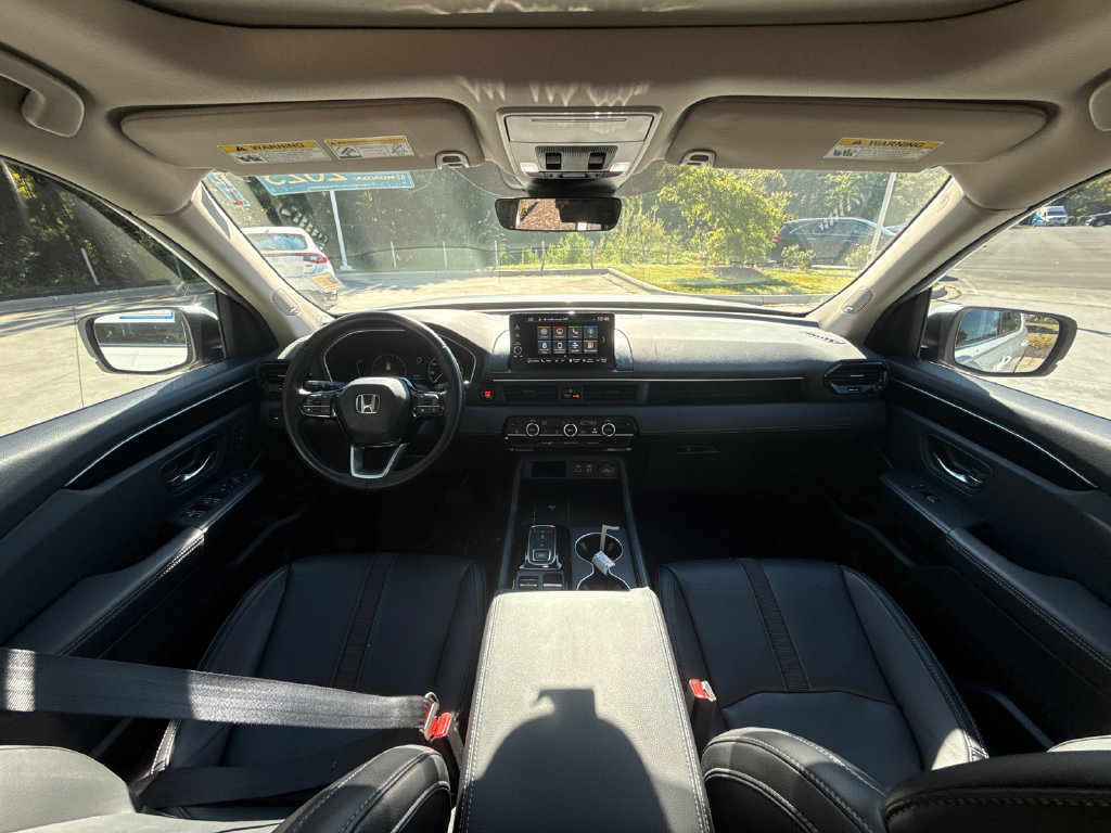 Certified 2025 Honda Pilot Touring image 17