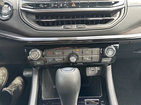 New 2026 Jeep Compass Latitude AWD/4WD image 33