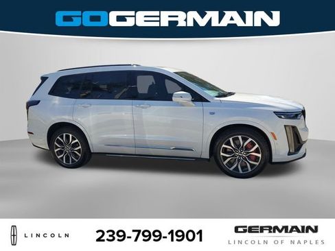 Used 2022 Cadillac XT6 Sport w/ Platinum Package image 6