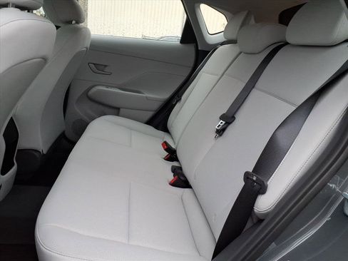 New 2026 Hyundai Kona SE image 5