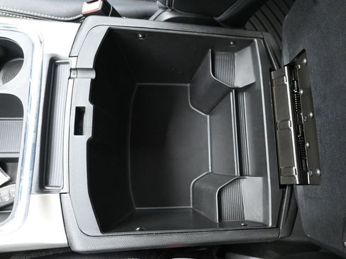 Used 2017 RAM 1500 Laramie w/ Convenience Group image 20