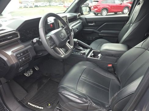 Used 2024 Toyota Tacoma TRD Sport image 9