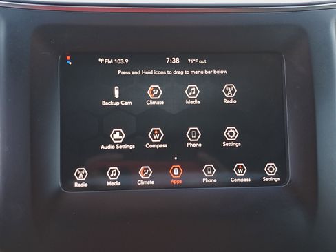Used 2019 Jeep Cherokee Latitude w/ Popular Appearance Group AWD/4WD image 19