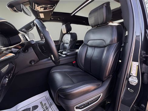 Used 2024 Jeep Grand Wagoneer L 4WD image 12