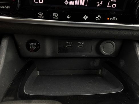 Used 2025 Nissan Rogue SV FWD image 24