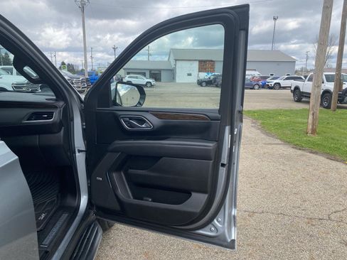 Used 2023 Chevrolet Tahoe Premier AWD/4WD image 36