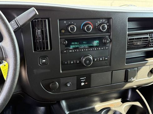 Used 2019 GMC Savana 3500 LS w/ Cold Climate Package image 22