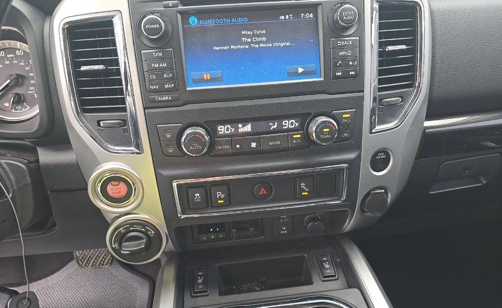 Used 2017 Nissan Titan SV AWD/4WD image 14