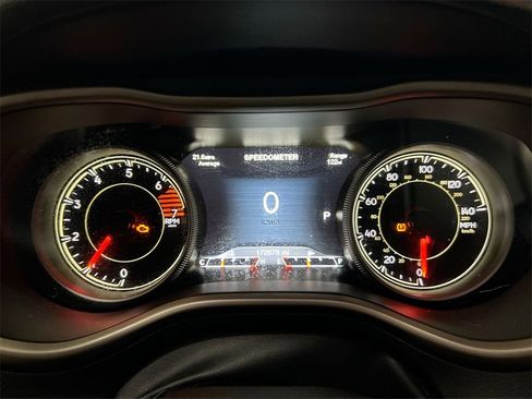 Used 2016 Jeep Cherokee Limited image 11