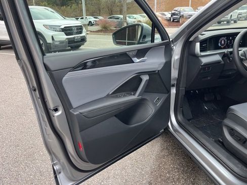 New 2026 Volkswagen Tiguan SE image 5