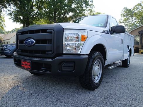 Used 2016 Ford F250 XL RWD image 2