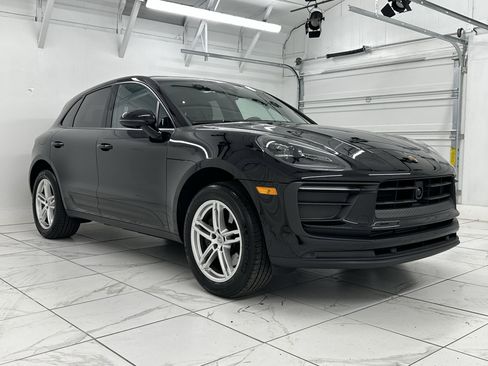 Certified 2025 Porsche Macan image 10