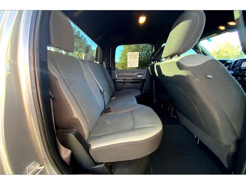 Used 2021 RAM 2500 Big Horn image 28