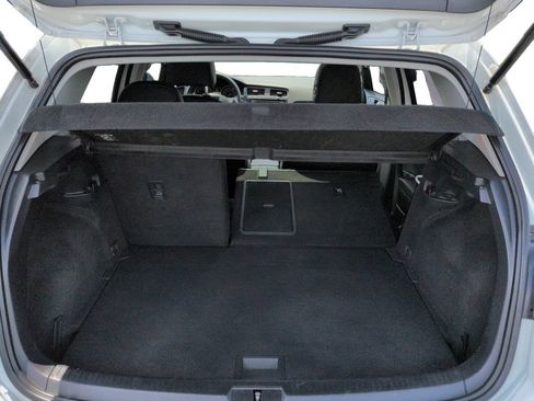 Used 2020 Volkswagen Golf 4-Door FWD image 28