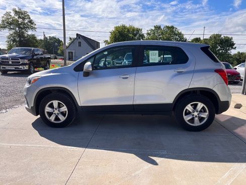 Used 2018 Chevrolet Trax LS AWD/4WD image 4