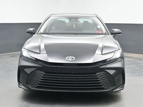 Used 2025 Toyota Camry LE FWD image 3