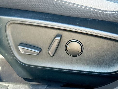 Used 2020 Ford Escape SE Sport image 24