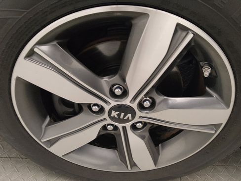 Used 2018 Kia Forte S w/ S Technology Package FWD image 31