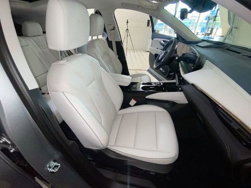 Used 2025 Buick Envision Avenir AWD/4WD image 37