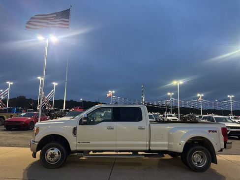 Used 2019 Ford F350 Lariat w/ Lariat Ultimate Package AWD/4WD image 13