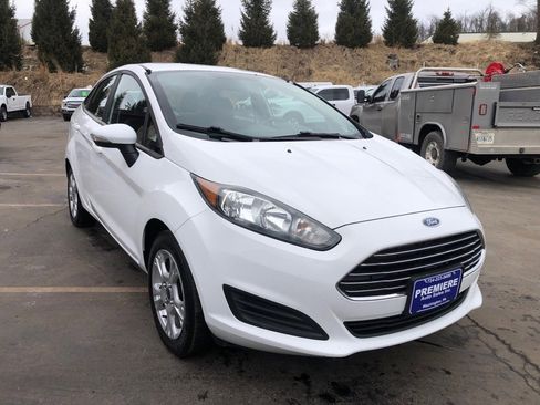 Used 2015 Ford Fiesta SE image 7