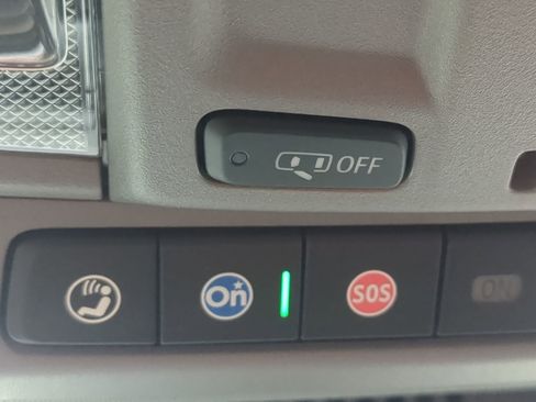 Used 2023 Chevrolet Silverado 1500 LT AWD/4WD image 36