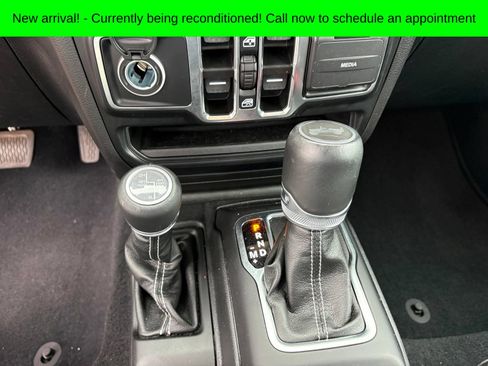 Used 2023 Jeep Wrangler Unlimited Sahara w/ Cold Weather Group AWD/4WD image 17