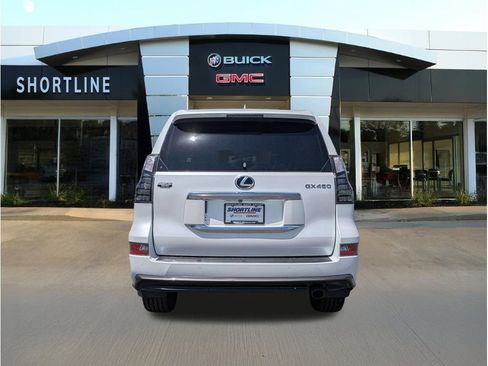 Used 2023 Lexus GX 460 Premium w/ Accessory Package AWD/4WD image 4